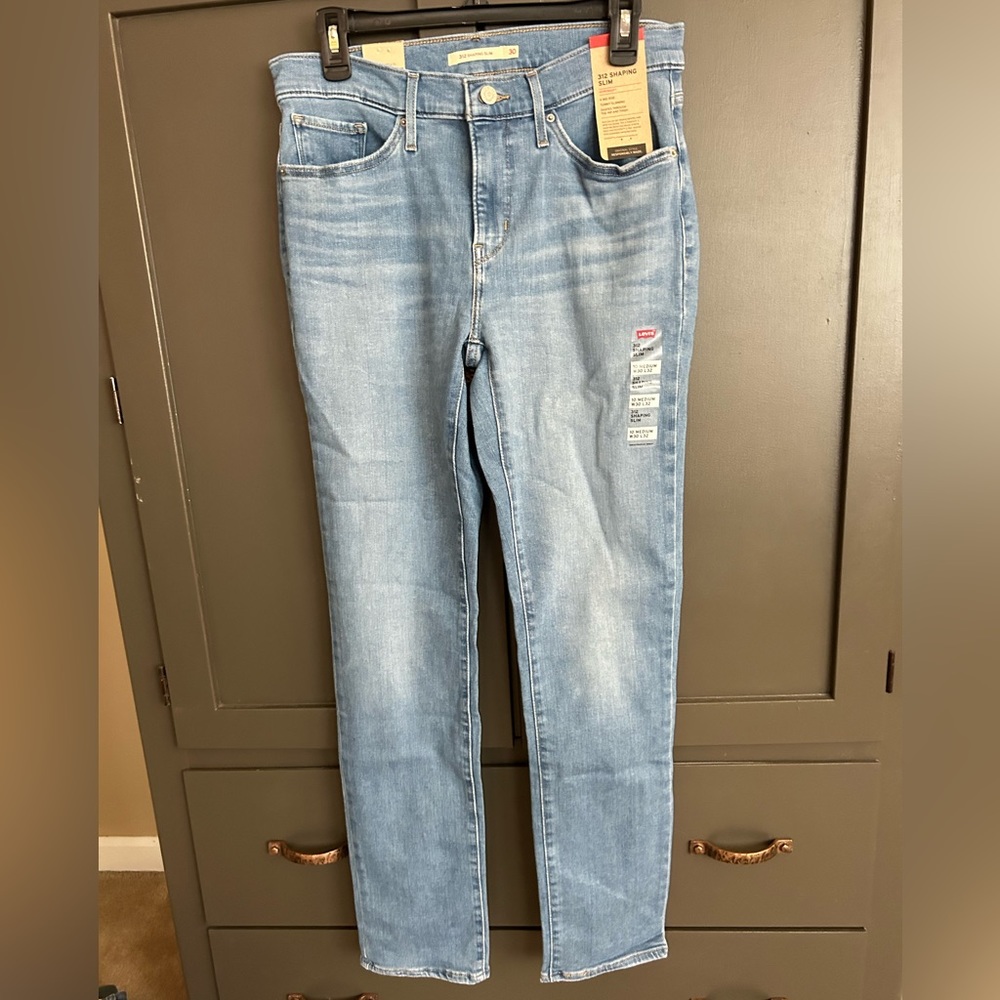 Levi’s 312 Shaping Slim High Rise Light Wash Jeans, size 30